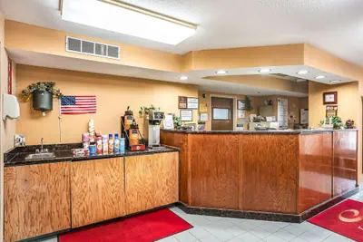 Photo 3 - Econo Lodge Princeton