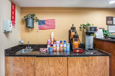 Photo 5 - Econo Lodge Princeton
