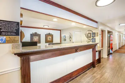 Photo 4 - Best Western Luxury Inn