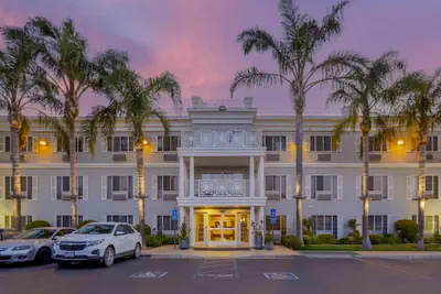 Photo 2 - Best Western Luxury Inn