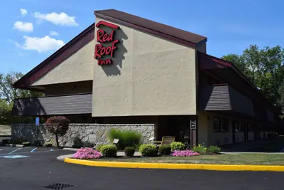 Photo 2 - Red Roof Inn Utica