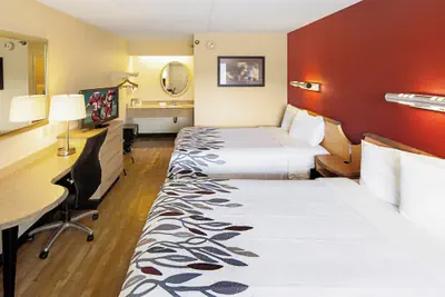 Photo 4 - Red Roof Inn Utica