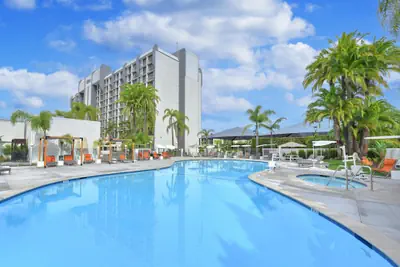 Photo 2 - Hilton Irvine/Orange County Airport