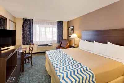 Photo 5 - Travelodge by Wyndham Aberdeen