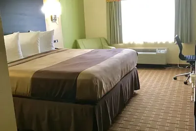 Photo 5 - Quality Inn & Suites Benton Harbor - St. Joseph