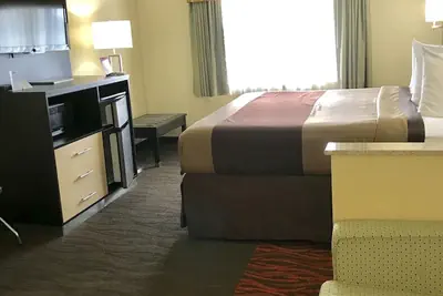 Photo 2 - Quality Inn & Suites Benton Harbor - St. Joseph