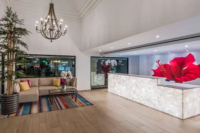 Photo 3 - Best Western Plus Las Brisas Hotel