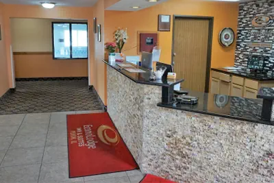 Photo 3 - Econo Lodge Inn & Suites Pekin - Peoria Area