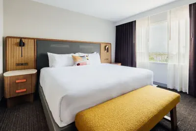 Photo 2 - The Arlin, a Tribute Portfolio Hotel by Marriott