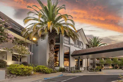 Photo 2 - Best Western Plus Novato Oaks Inn