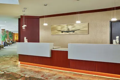 Photo 4 - DoubleTree by Hilton Houston Intercontinental Airport