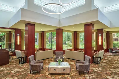 Photo 2 - DoubleTree by Hilton Houston Intercontinental Airport