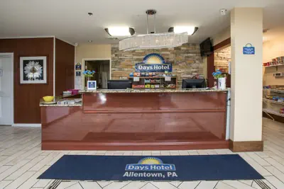 Photo 5 - Days Hotel by Wyndham Allentown Airport / Lehigh Valley