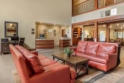 Photo 5 - Comfort Suites near Route 66