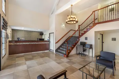 Photo 3 - Best Western Town & Country Lodge