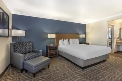 Photo 2 - Best Western Town & Country Lodge