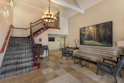 Photo 4 - Best Western Town & Country Lodge