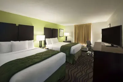 Photo 4 - Days Inn by Wyndham Rome Downtown