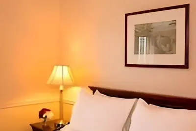 Photo 5 - Penn's View Hotel