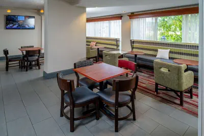 Photo 3 - Hampton Inn Charleston-Downtown