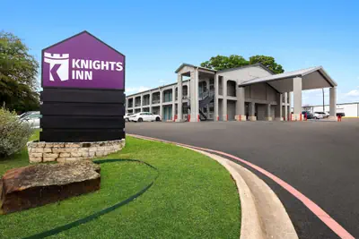Photo 2 - Knights Inn Belton