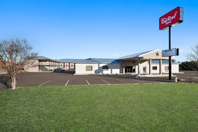 Photo 2 - Red Roof Inn Nacogdoches
