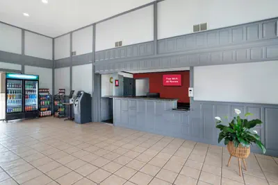 Photo 4 - Red Roof Inn Nacogdoches