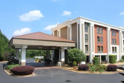 Photo 2 - Holiday Inn Express Forsyth by IHG