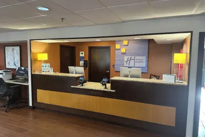 Photo 3 - Holiday Inn Express Forsyth by IHG