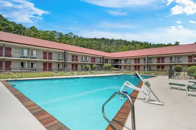 Photo 2 - Red Roof Inn Hot Springs
