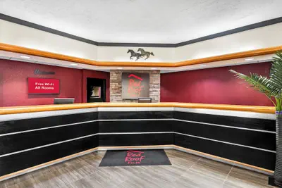 Photo 3 - Red Roof Inn Hot Springs