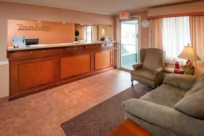 Photo 5 - Travelodge by Wyndham Beckley