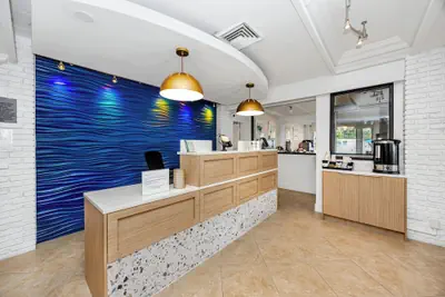 Photo 3 - Best Western Plus Yacht Harbor Inn