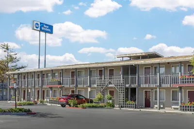 Photo 2 - Best Western Petaluma Inn