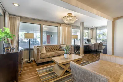 Photo 3 - Best Western Petaluma Inn