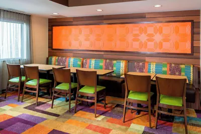 Photo 3 - Fairfield Inn & Suites by Marriott Springfield
