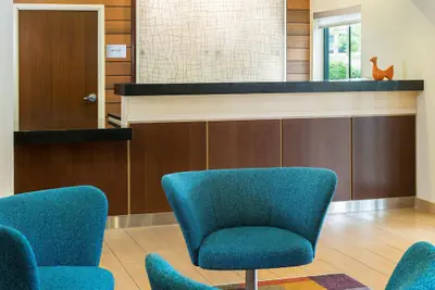 Photo 4 - Fairfield Inn & Suites by Marriott Springfield