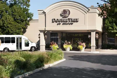 Photo 2 - DoubleTree by Hilton Chicago - Alsip