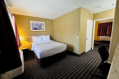 Photo 5 - Quality Inn & Suites Westminster Seal Beach