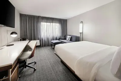 Photo 4 - Courtyard by Marriott Mobile