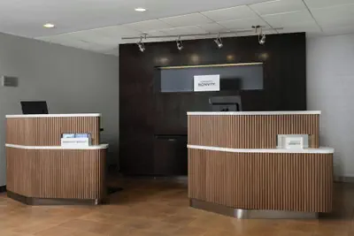 Photo 3 - Courtyard by Marriott Albuquerque Airport