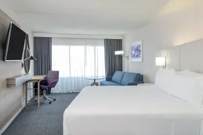 Photo 5 - Crowne Plaza Indianapolis-Airport by IHG