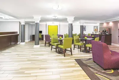 Photo 5 - La Quinta Inn by Wyndham Denver Westminster