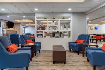 Photo 4 - Comfort Inn Near Greenfield Village