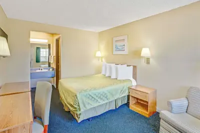 Photo 4 - Days Inn by Wyndham Carson City