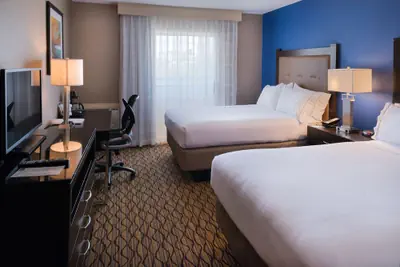 Photo 5 - Holiday Inn Express & Suites Pasadena - Los Angeles by IHG
