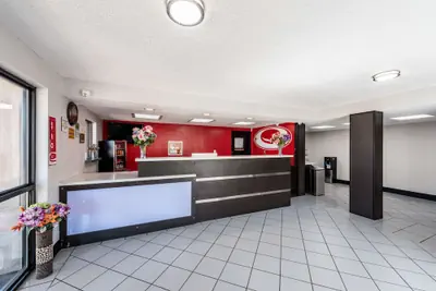 Photo 3 - Econo Lodge Vicksburg