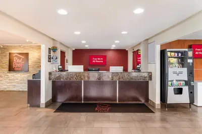 Photo 3 - Red Roof Inn Albuquerque - Midtown