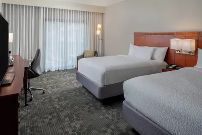 Photo 4 - Courtyard by Marriott Nashville Airport