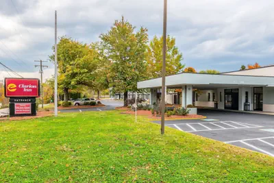 Photo 2 - Clarion Inn Belle Vernon